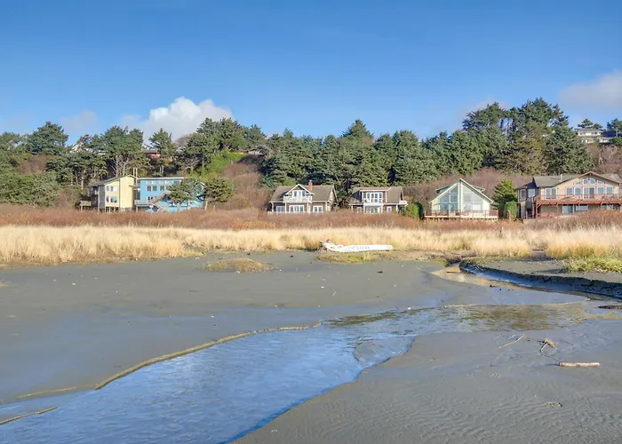 Oceanfront Moclips Retreat W/ Beach Access & View!
